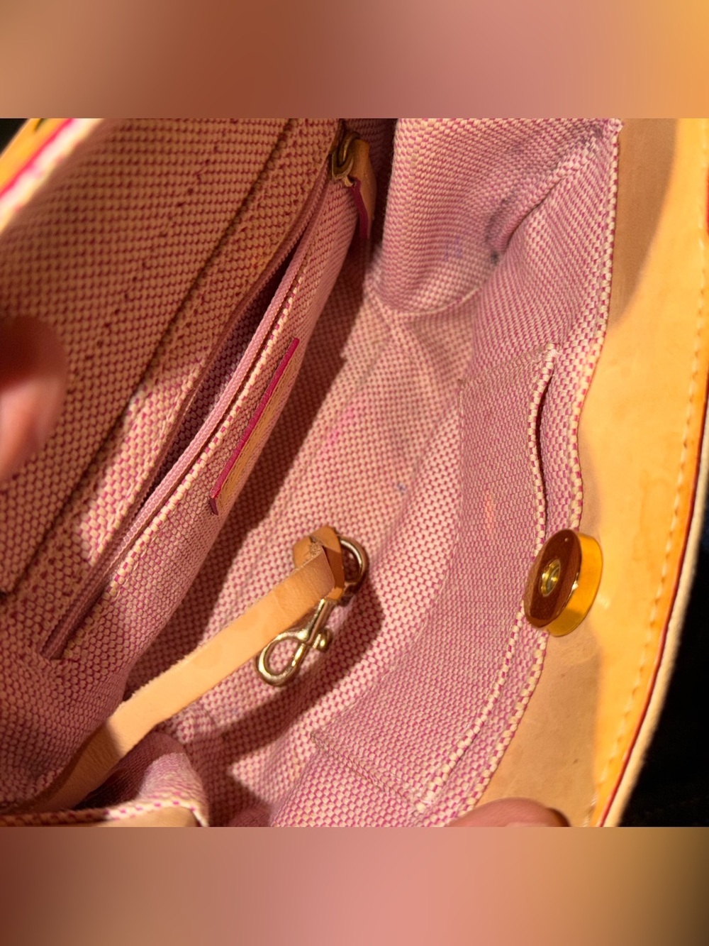 Vintage Dooney & Bourke Rainbow Heart Mini Handbag - Picture 4 of 4